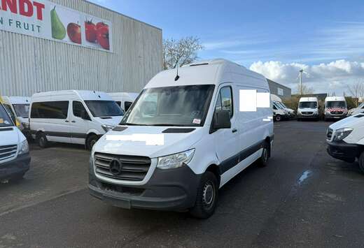 Mercedes-Benz 319 (Stock ID 33540)