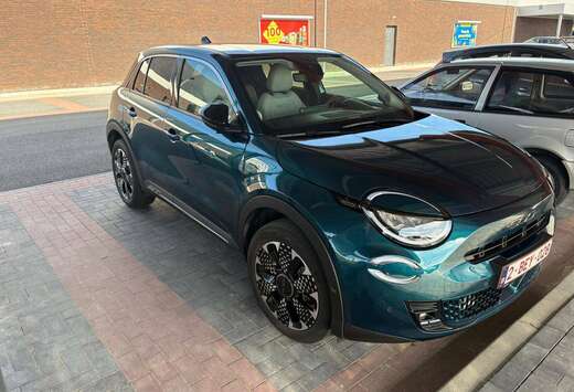 Fiat 600 1.2 Hybrid DCT La Prima full opt.