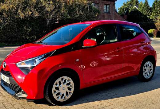 Toyota 1.0i VVT-i x-play  //AUTOMATIQUE//