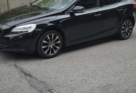 Volvo 2.0 D2 Black Edition AdBlue (EU6d-TEMP)