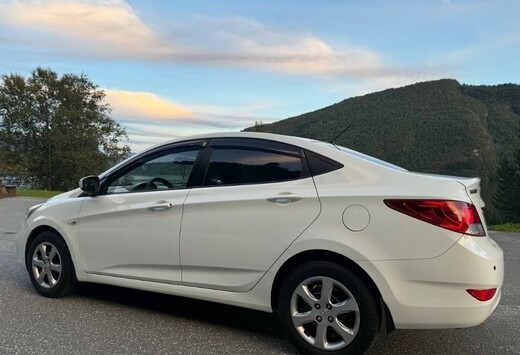 Hyundai Accent  1.4 Vigo