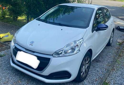Peugeot 208 1.2i PureTech Like