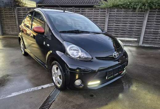 Toyota 1.0 VVT-i Style Edition