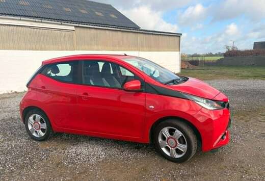 Toyota Aygo 1.0i VVT-i x-play M/M