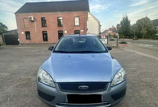 Ford 1.6 16V Aut. Ghia