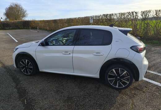 Peugeot 208 1.2 PureTech GT (EU6.4)