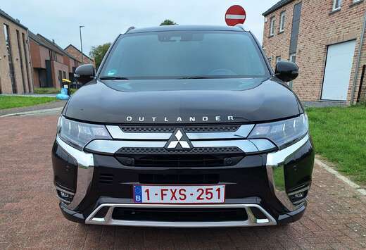 Mitsubishi Outlander 2.4i 4WD PHEV Business Edition S ...