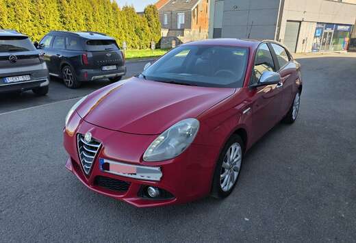 Alfa Romeo Giulietta 1.6 JTDm*CAPTEURS*ECRAN*AIRCO*BL ...