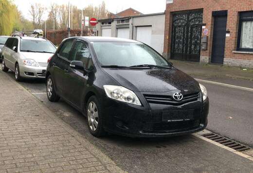 Toyota Auris 1.33i VVT-i 16v Cool