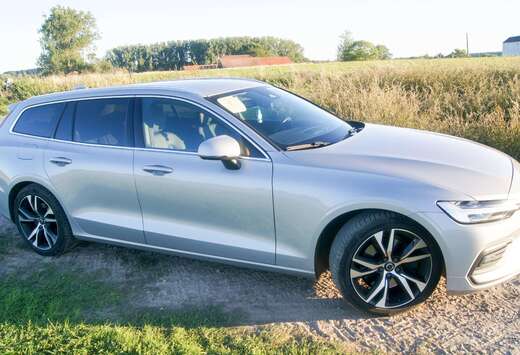 Volvo V60 2.0 B3 MHEV Core DCT