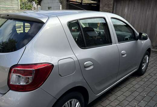 Dacia 1.2 16V 75 Laureate