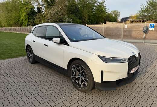 BMW iX 76.6 kWh xDrive40