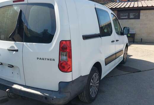 Peugeot 1.6 HDi L1H1 Confort 122 Utility