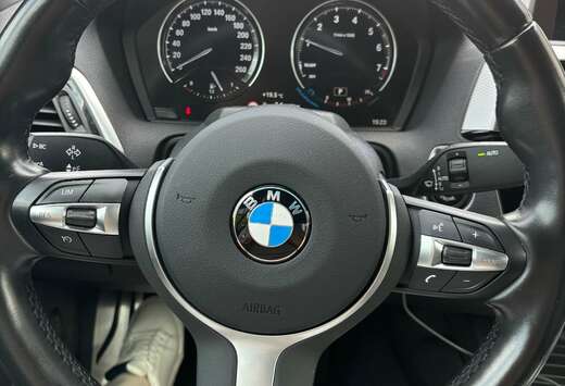 BMW 218i Cabrio Advantage auto my19