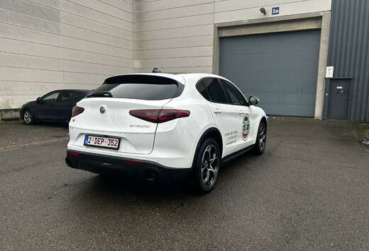 Alfa Romeo 2.0 Turbo 16V AT8-Q4 Sprint lichte vracht