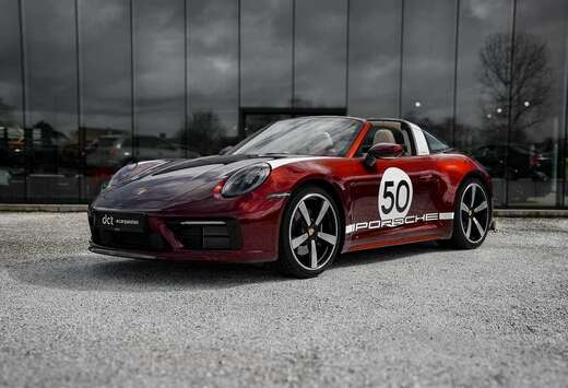 Porsche 4S Heritage Design Edition ** NEW **