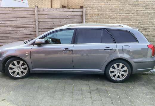 Toyota Avensis SW 2.0 Turbo D4D 16v Linea Sol