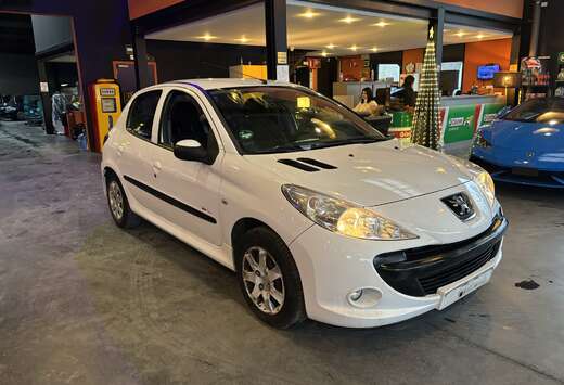 Peugeot 206+ 1.4i Trendy clim /12 mois garantie