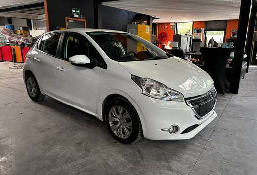 Peugeot 12 MOIS DE GARANTIE208 1.2i Allure