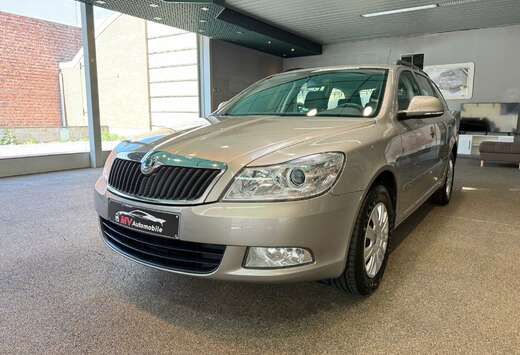 Skoda SW 1.2TSI Ambiente * Clim auto * 1er prop