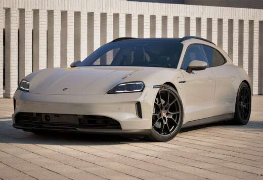 Porsche Sport Turismo 105kWh/Pano/BOSE/ACC/21\