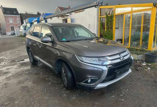 Mitsubishi Outlander 2.2 DI-D 4WD Touch Edition