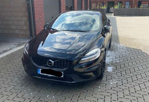 Volvo 2.0 T2 Black Edition GPF (EU6d-TEMP)