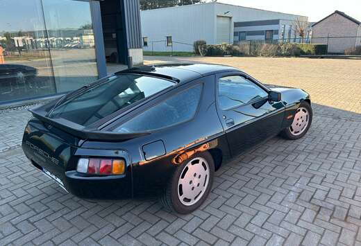 Porsche 928S