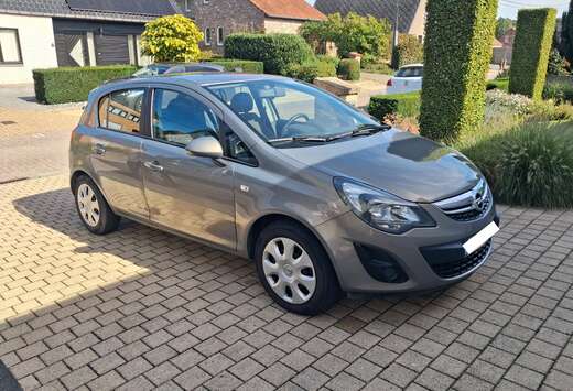 Opel Corsa 1.2i Ultimate Edition