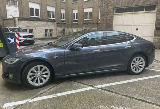 Tesla Model S 75