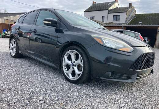 Ford Focus ST2 2.0 EcoBoost