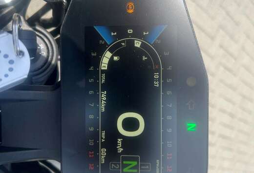 800