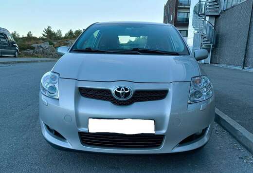 Toyota Auris 1.4 D-4D Linea Luna