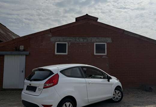 Ford AL GEKEURD MET ROOS PAPIER