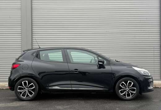 Renault Clio 1.2i 16v Community Black