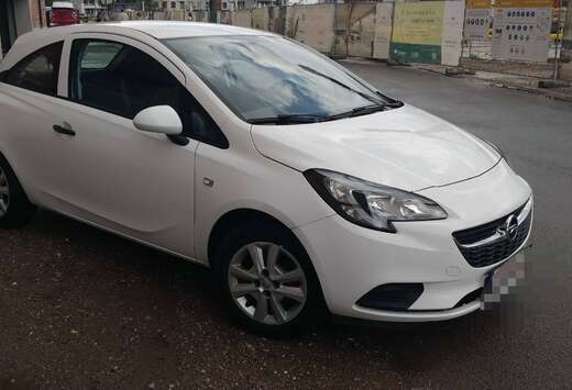 Opel Corsa 1.2i Essentia