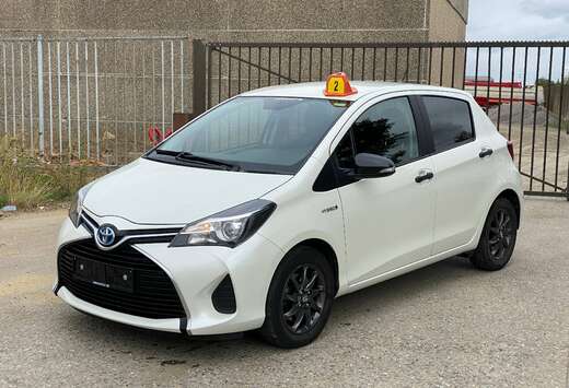 Toyota Yaris Hybrid 1.5i VVT-i Active E-CVT
