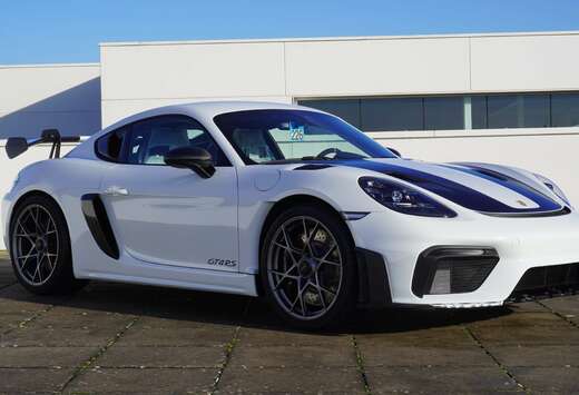 Porsche Cayman GT4 RS/20\