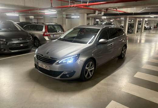 Peugeot SW 1.2 PureTech Allure STT
