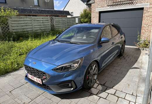 Ford Focus ST 2.3 EcoBoost