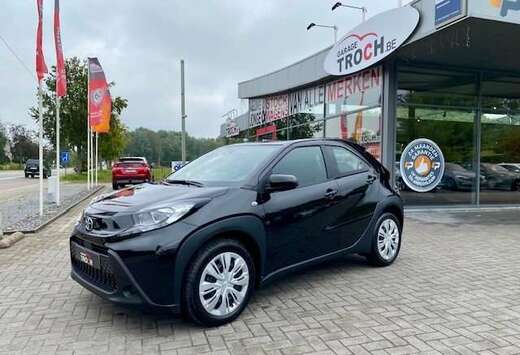 Toyota X 1.0i VVT Business ED. CVT Camera/App connect ...