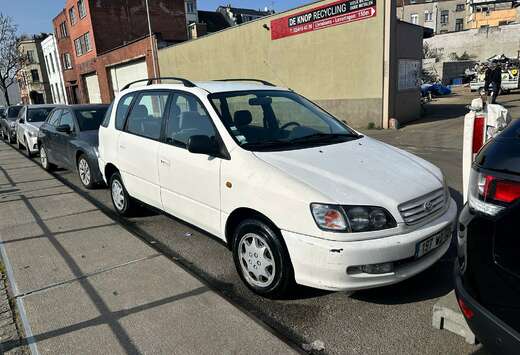 Toyota 2.2 Turbo      7pl.