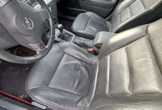 Opel Vectra 1.9 CDTI Caravan Cosmo Plus