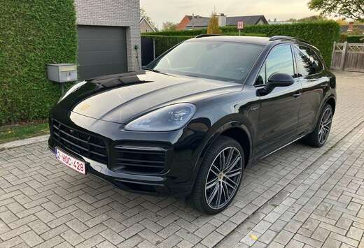 Porsche Cayenne 3.0i V6 PHEV Tiptronic S Platinum