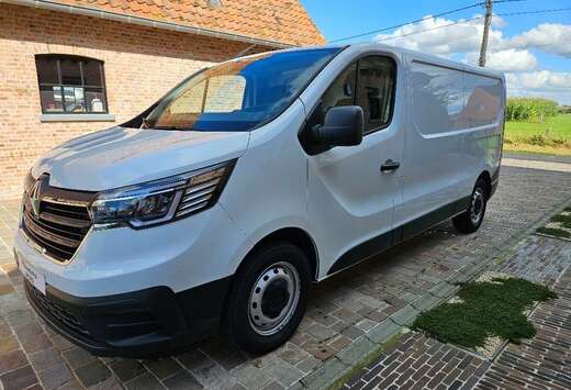 Renault L2 VERLENGD NIEUW MODEL NAVI AIRCO CRUISE PDC