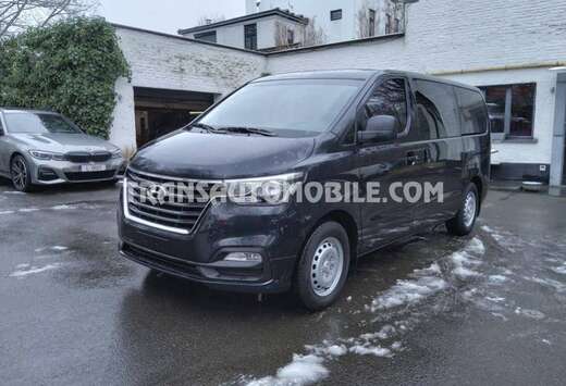 Hyundai Minibus 12 places GLX