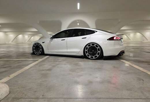 Tesla 100 kWh Tri Motor Plaid