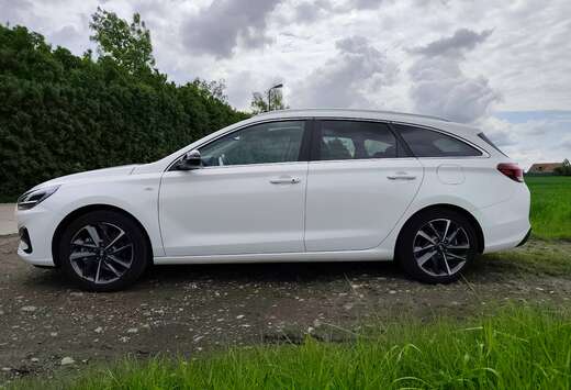 Hyundai i30 Wagon 1.5 T-GDi MHEV Sky