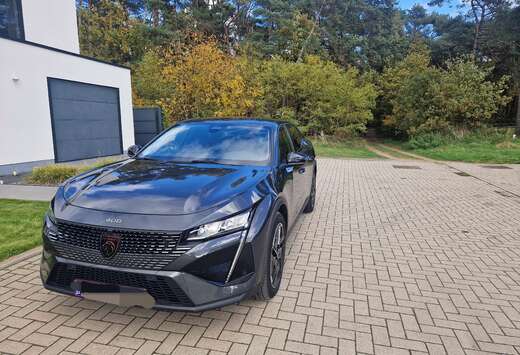 Peugeot 408 Plug-In Hybrid 180 e-EAT8 Allure Pack