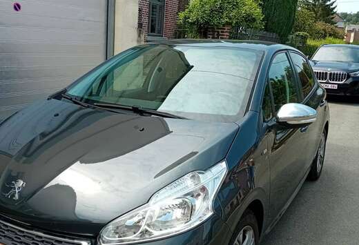 Peugeot 1.2 Style